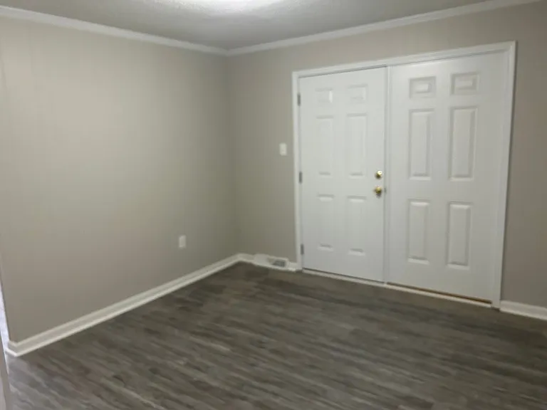 412 Kingston Ave — Photo 3