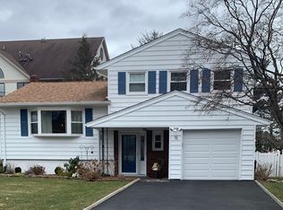 15 Van Ness Ct, Clifton, NJ 07013