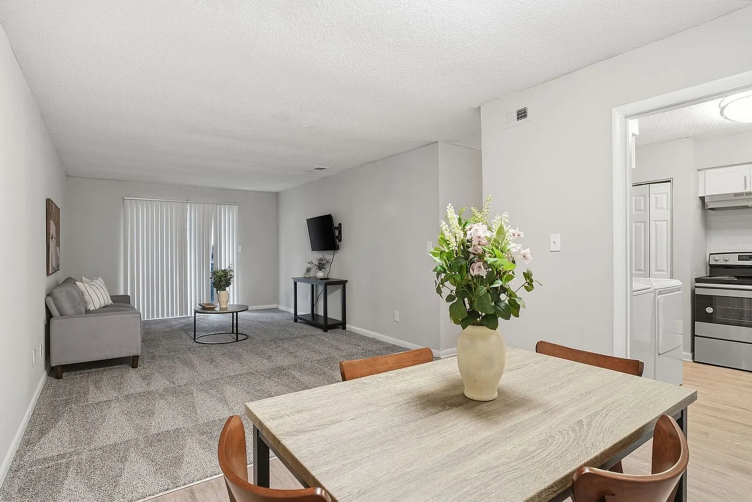 1 bed, 1.5 bath, 11194 sqft, $3,193 — Photo 3