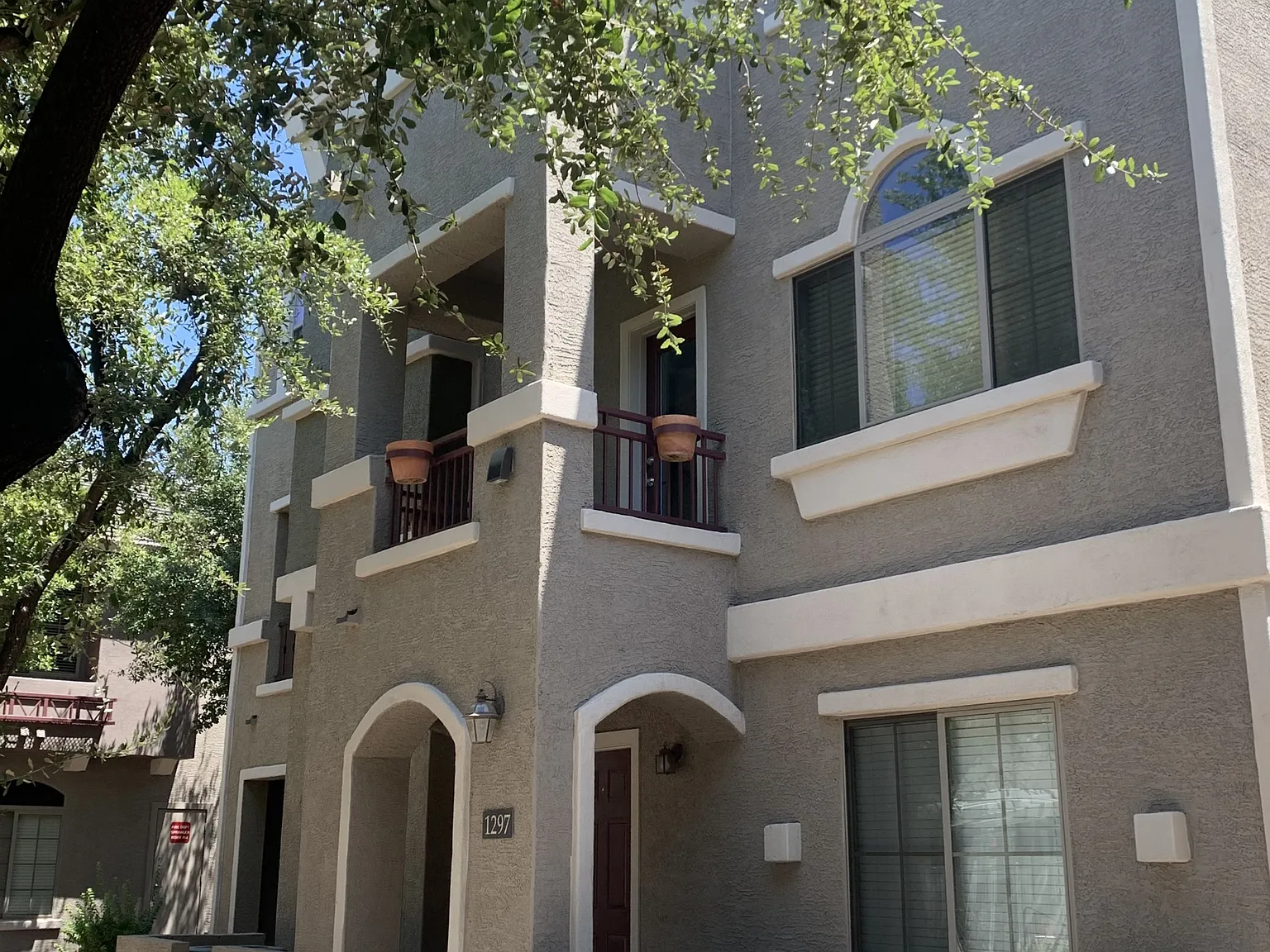 4 bed, 1675 sqft, $2,700 — Photo 2