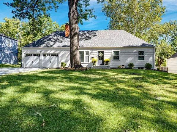 7531 Fairway St, Prairie Village, KS 66208