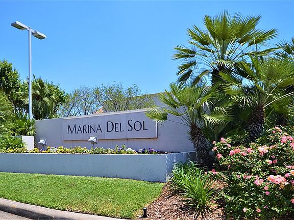 3rd image of 205 Las Brisas St