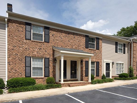 Williamsburg-style townhouses off of Wade Ave in Raleigh!