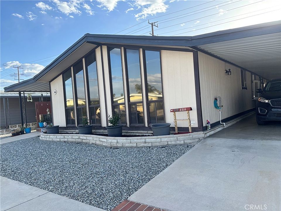 1st image of 565 Castille Dr