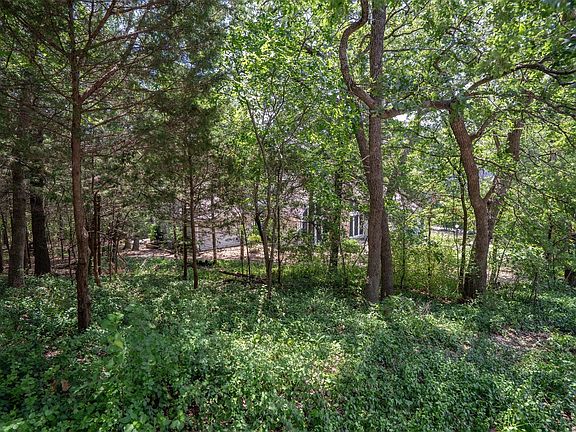 3rd image of 75 Lakepoint Loop