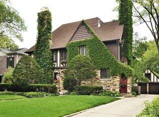 2417 Central St, Evanston, IL 60201