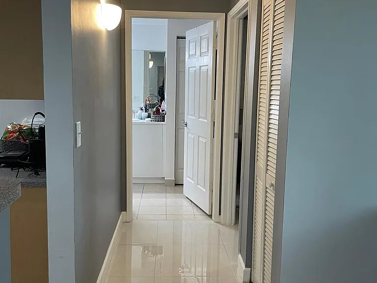 7950 N Nob Hill Rd — Photo 10