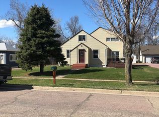 704 5th St, Garretson, SD 57030