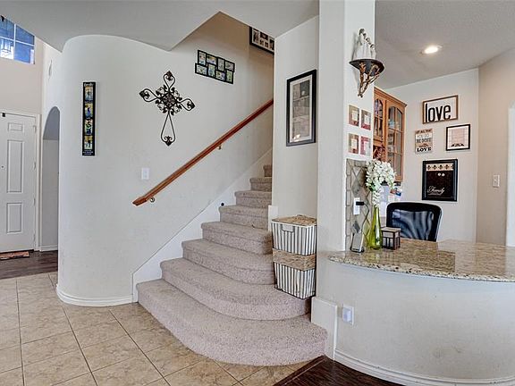 5th image of 320 San Jacinto Dr