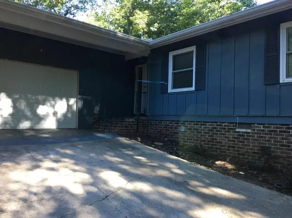 1008 Warwick Dr, Macon, GA 31210