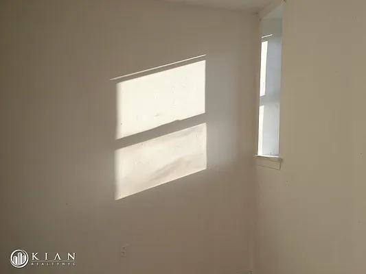 Sold by Kian Realty | media 5