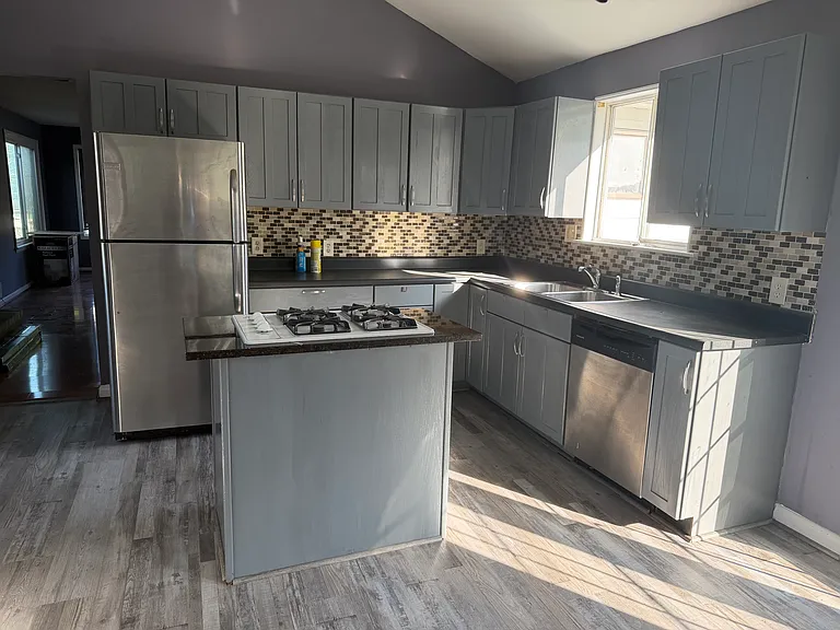 102 Allgate Ct — Photo 3