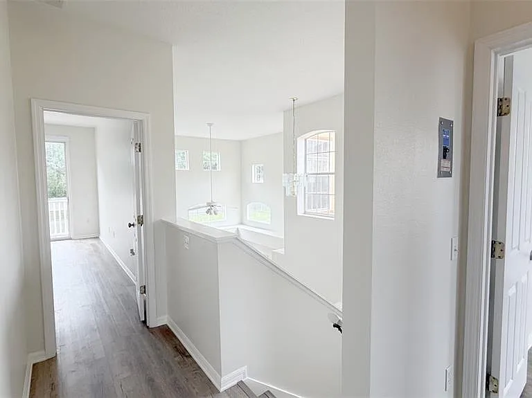 203 Madison Cir — Photo 35