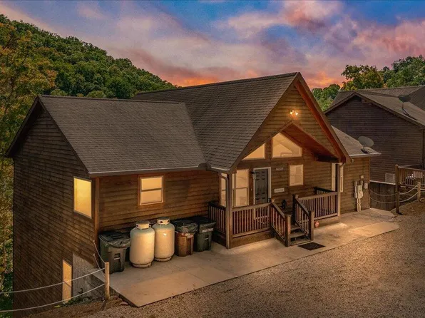 126 Blue Water Ln, La Follette, TN 37766