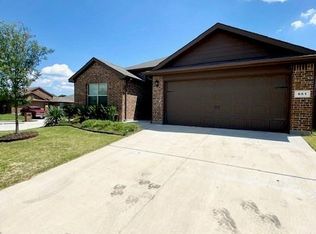 661 River Rock Dr, Azle, TX 76020