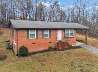 226 Carlton Rd, Boomer, NC 28606