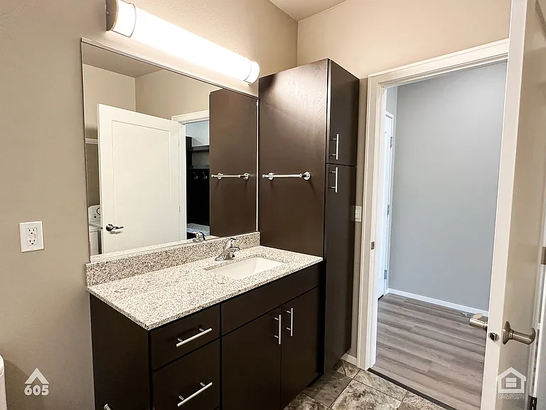 University Hills Village — Photo 106
