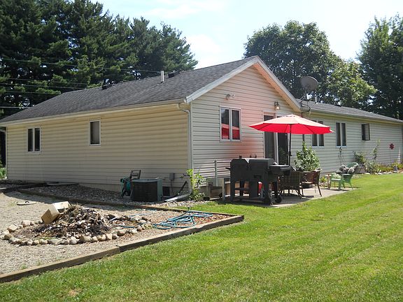 4th image of 56373 Thomas Ct