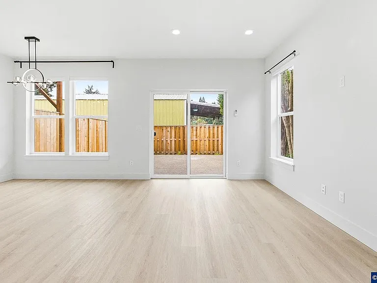 4845 Elvira Pl N — Photo 23