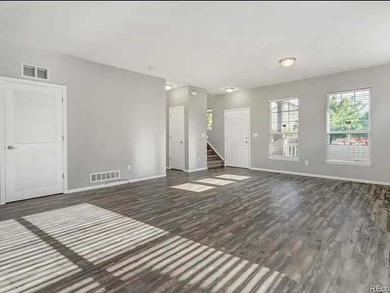 3573 Grey Owl Point — Photo 2