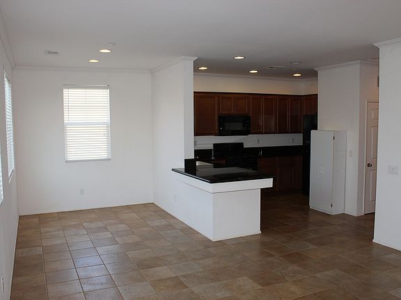 3321 Ventura Road Kitchen and Living Room_08132018