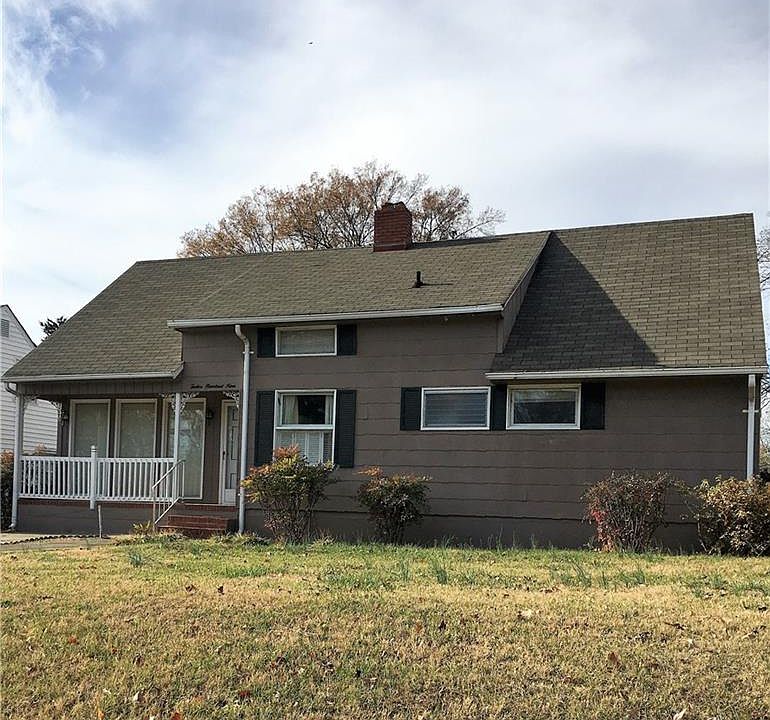 1st image of 1209 Summit Ave