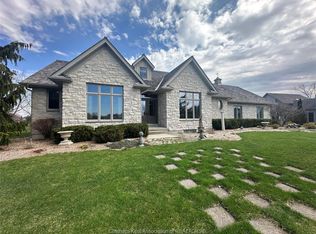 563 1st Ave, Petrolia, ON N0N 1R0