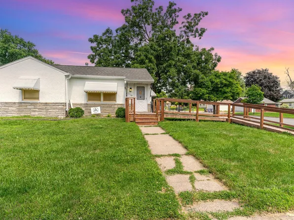 1715 Hyacinth Ave E, Saint Paul, MN 55106