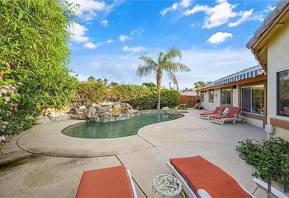 3rd image of 44315 Willow Cir