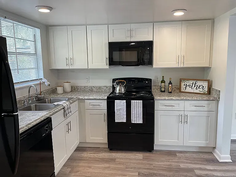1826 Bayard Pl #11 — Photo 2