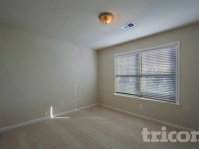 503 Slyfox Ln — Photo 18