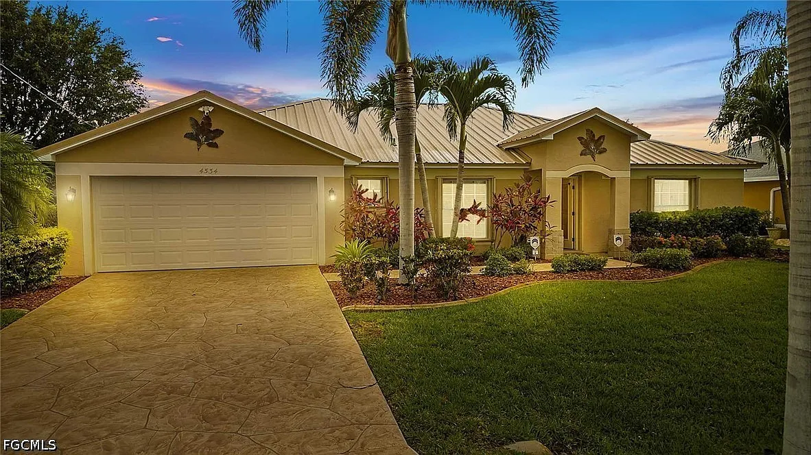 4 bed, 2.0 bath, 2258 sqft, $7,105 — Photo 4