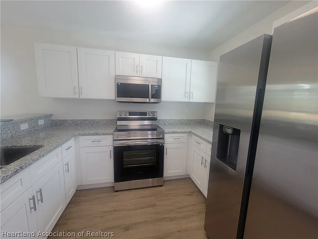 2 bed, 2.0 bath, 1006 sqft, $1,600 — Photo 4