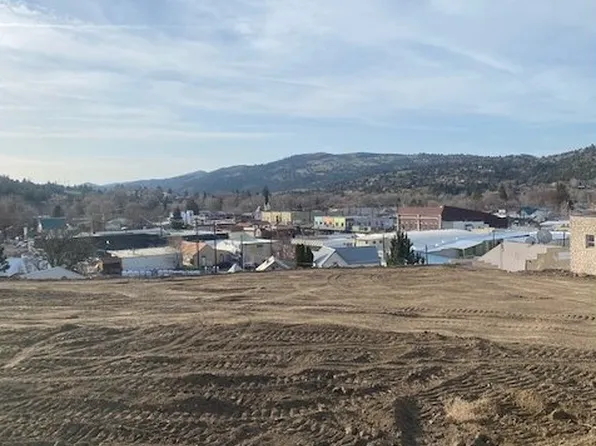 124 SE Elm St, John Day, OR 97845