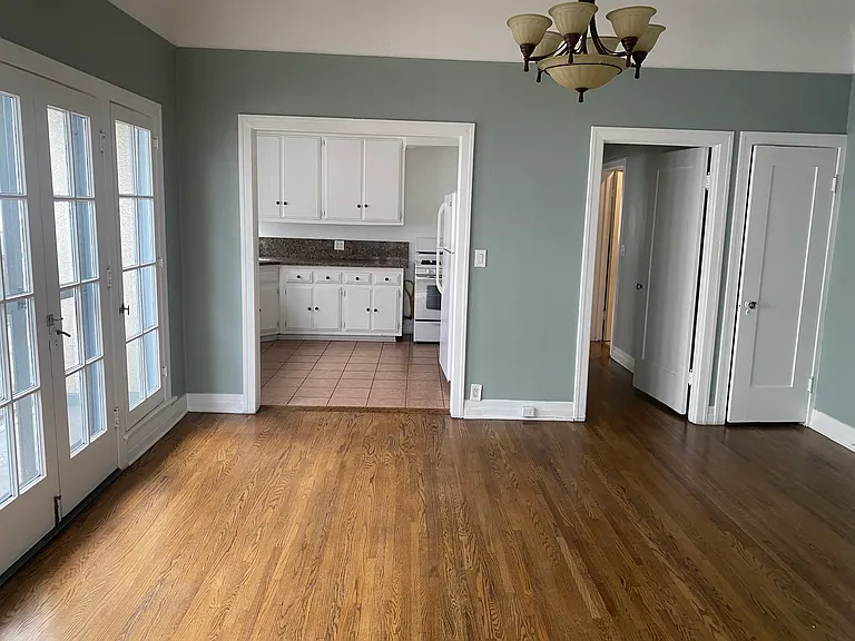 735 N Alfred St #3 — Photo 12