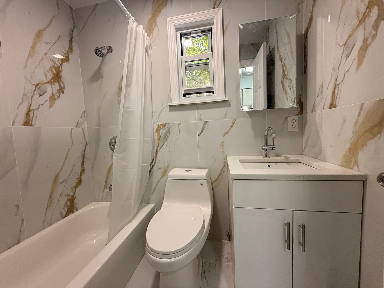 1 bed, 650 sqft, $1,585 — Photo 3