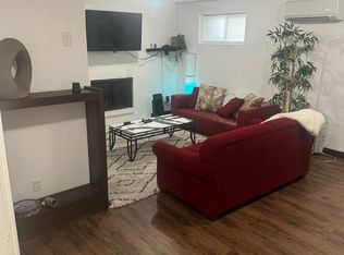 8056 17th Ave NE, Seattle, WA 98115