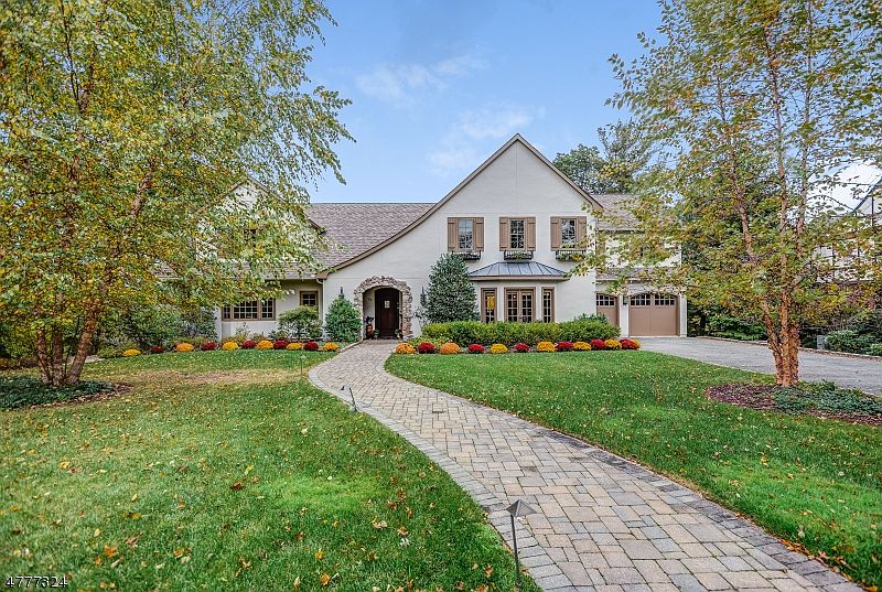 1st image of 52 Crest Dr