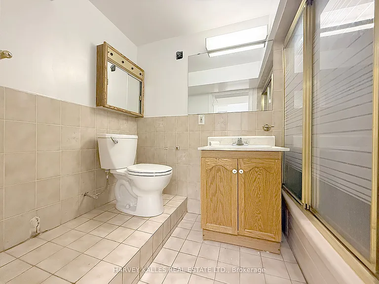 214 Dixon Rd — Photo 16