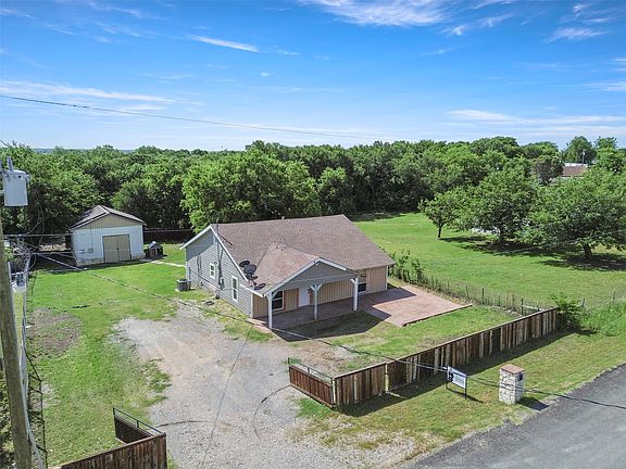 3rd image of 2228 County Road 900