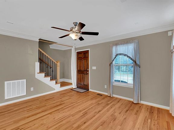 5th image of 110 Odessa St