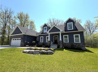 2050 Love Rd, Grand Island, NY 14072
