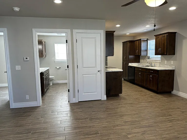 603 S High Ave #A — Photo 4