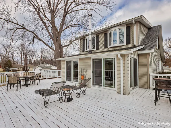 41551 N Lotus Ave, Antioch, IL 60002