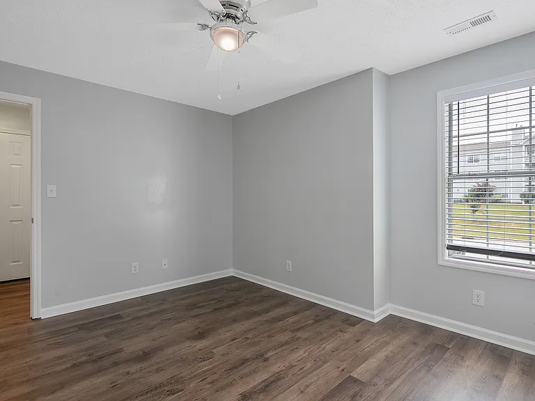 295 Warton Ln #7 — Photo 34