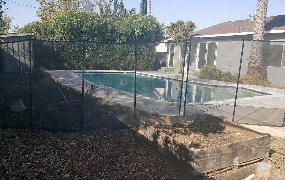 pool with fencing