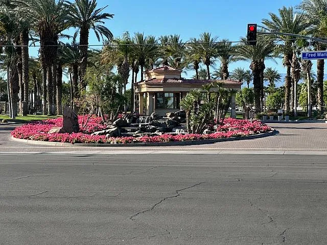 Heritage Palms gated entrance