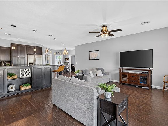 4th image of 1531 May Ln