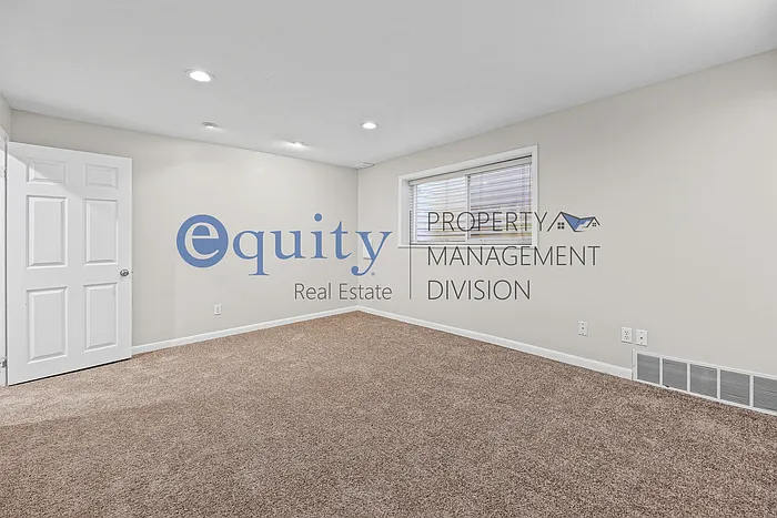 7102 E Brookhill Dr — Photo 15