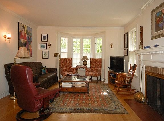 2nd image of 332 N Benton St